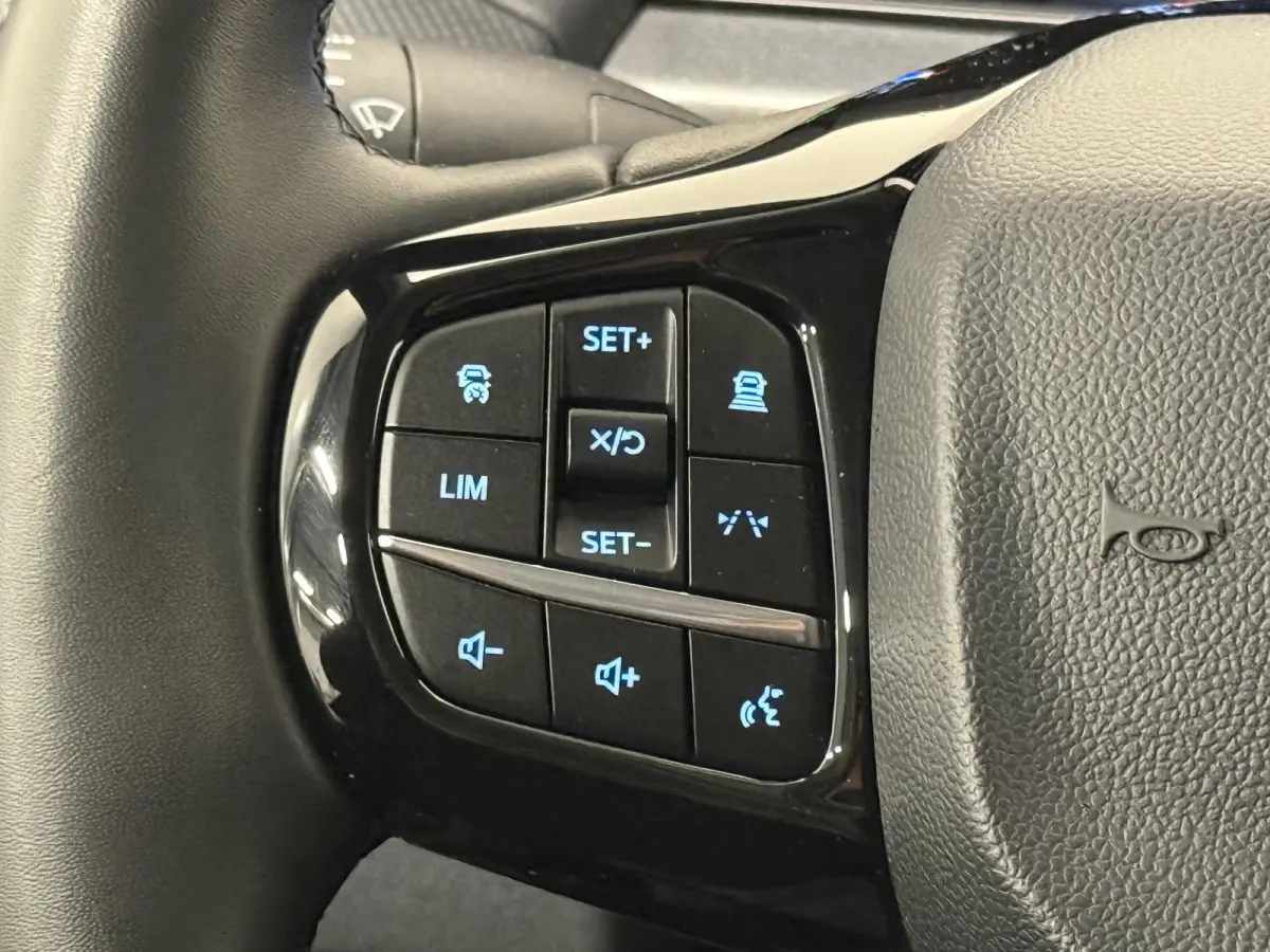 300 2.0 TDCI L2H1 EC Sport Nieuw Model Automaat Apple CarPlay Adaptive Cruise Control Navigatie Parkeersensoren Lichtmetalen velgen Trekhaak Camera Climate Control