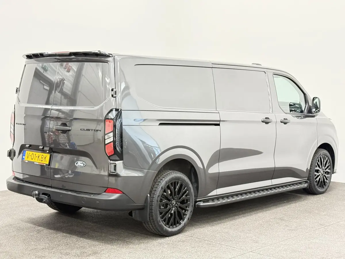 300 2.0 TDCI L2H1 EC Sport Nieuw Model Automaat Apple CarPlay Adaptive Cruise Control Navigatie Parkeersensoren Lichtmetalen velgen Trekhaak Camera Climate Control