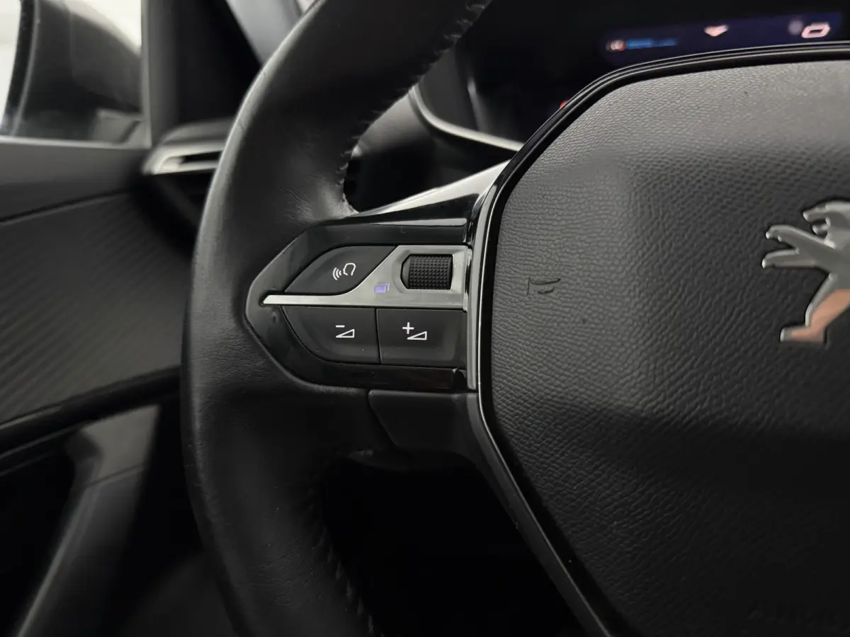 1.2 PureTech Allure Pack | Virtual | Camera | Cruise | Trekhaak | Carplay | Navi | Parkeersens. | NAP