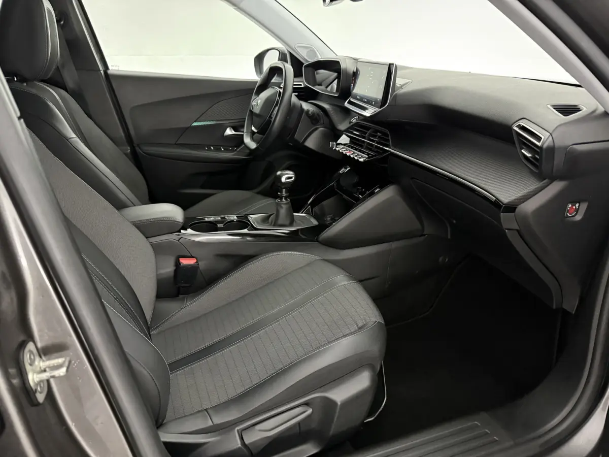 1.2 PureTech Allure Pack | Virtual | Camera | Cruise | Trekhaak | Carplay | Navi | Parkeersens. | NAP