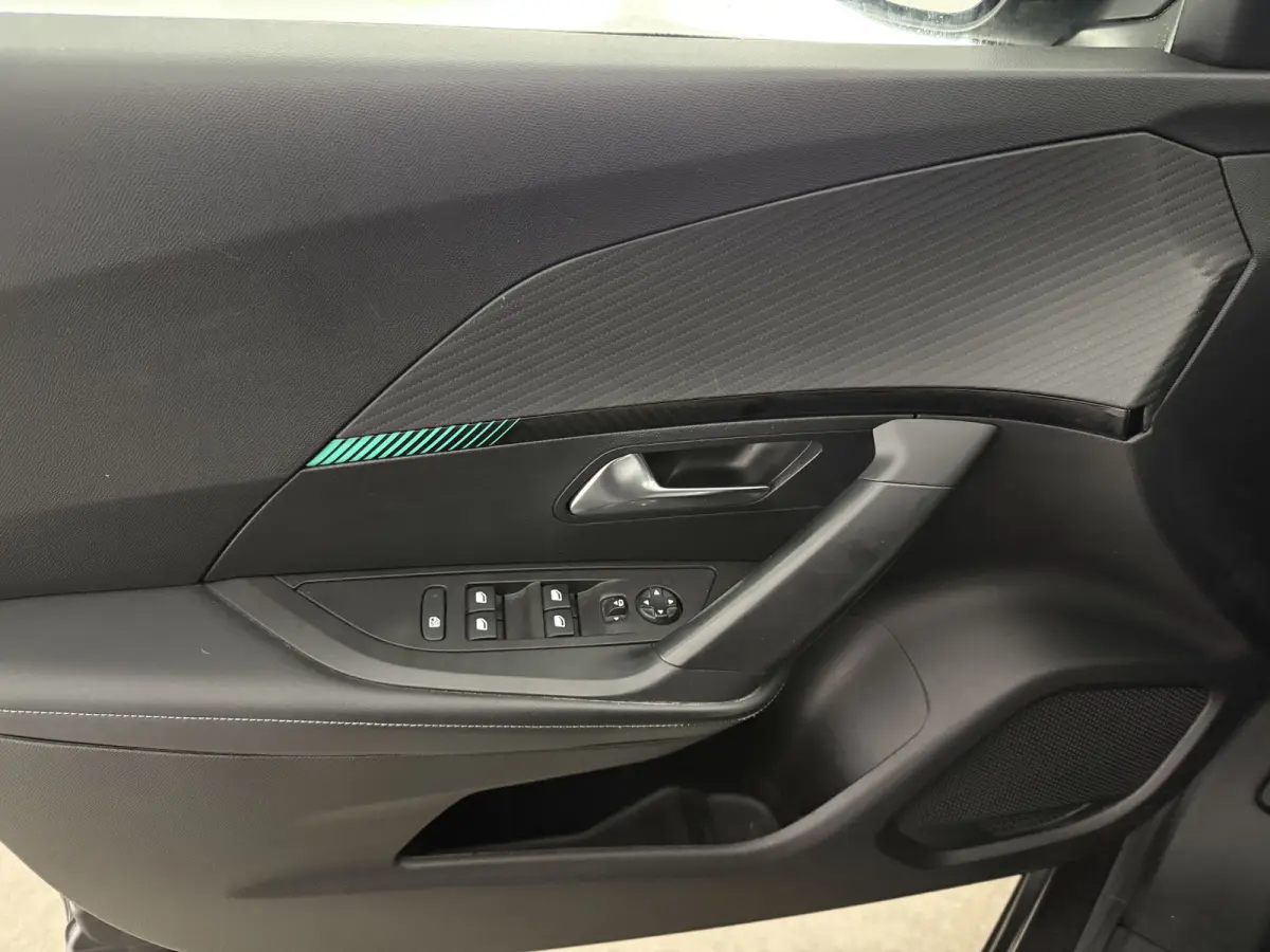 1.2 PureTech Allure Pack | Virtual | Camera | Cruise | Trekhaak | Carplay | Navi | Parkeersens. | NAP