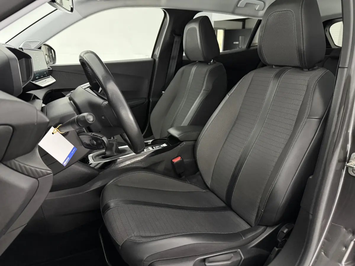 1.2 PureTech Allure Pack | Virtual | Camera | Cruise | Trekhaak | Carplay | Navi | Parkeersens. | NAP