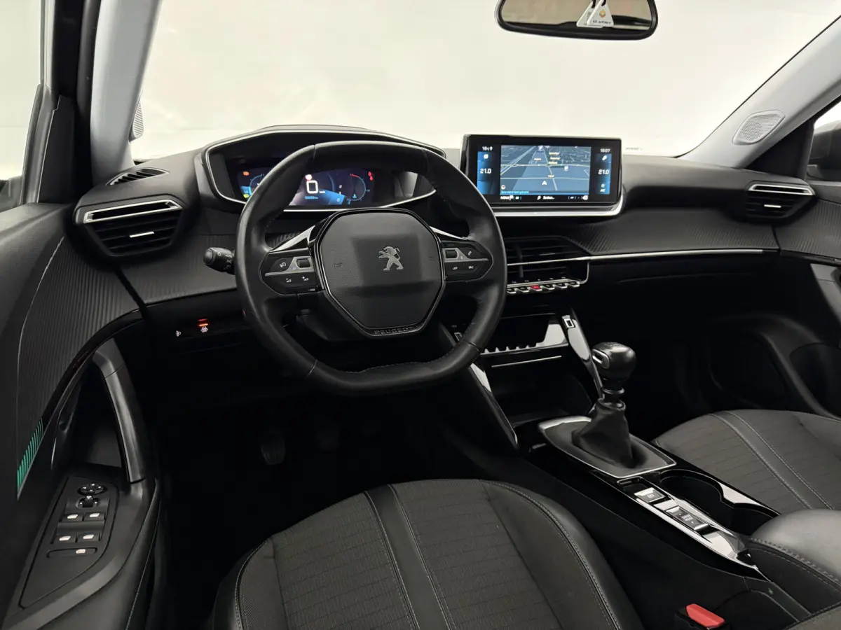 1.2 PureTech Allure Pack | Virtual | Camera | Cruise | Trekhaak | Carplay | Navi | Parkeersens. | NAP