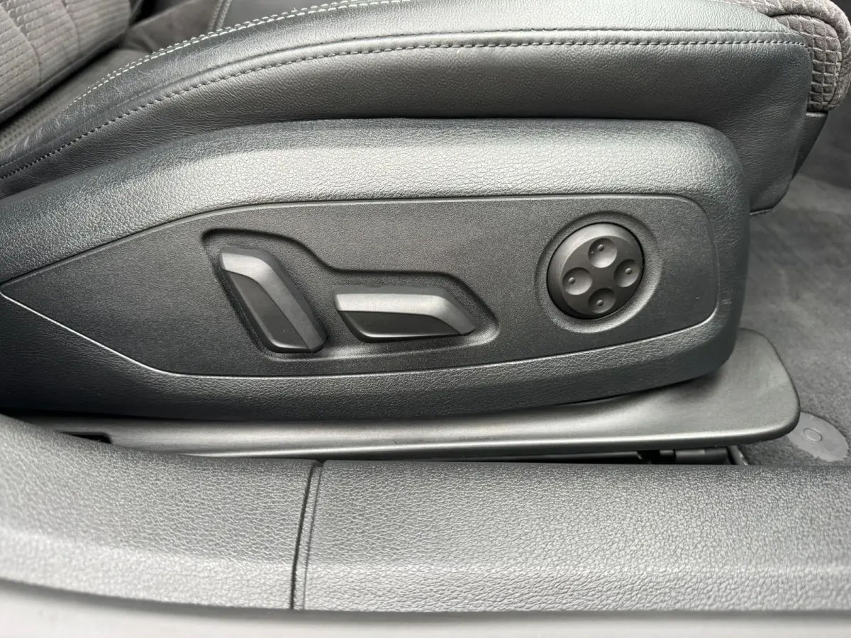 3.0 TFSI S5 quattro 354PK Pro Line Plus Leder/ Alcan Sportstoelen, Navi, Stoelverw, Elektr. Achterklep, Cruise