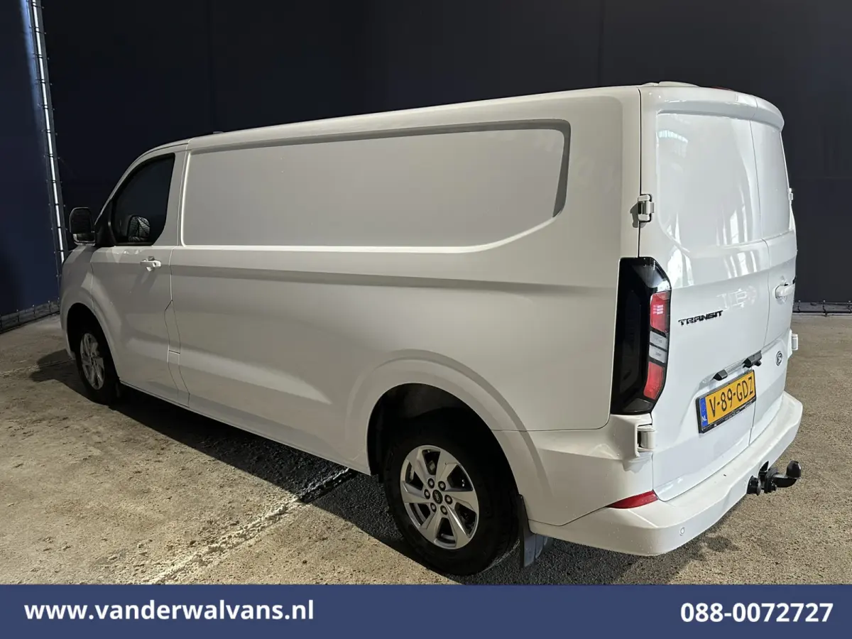 2.0 TDCI 136pk L2H1 Euro6 Airco | Camera | LED | 2500kg Trekhaak | Apple Carplay | Cruisecontrol, Android Auto, Verwarmde Voorruit, Stoelverwarming, Verwarmbare Spiegels, LM Velgen, Parkeers