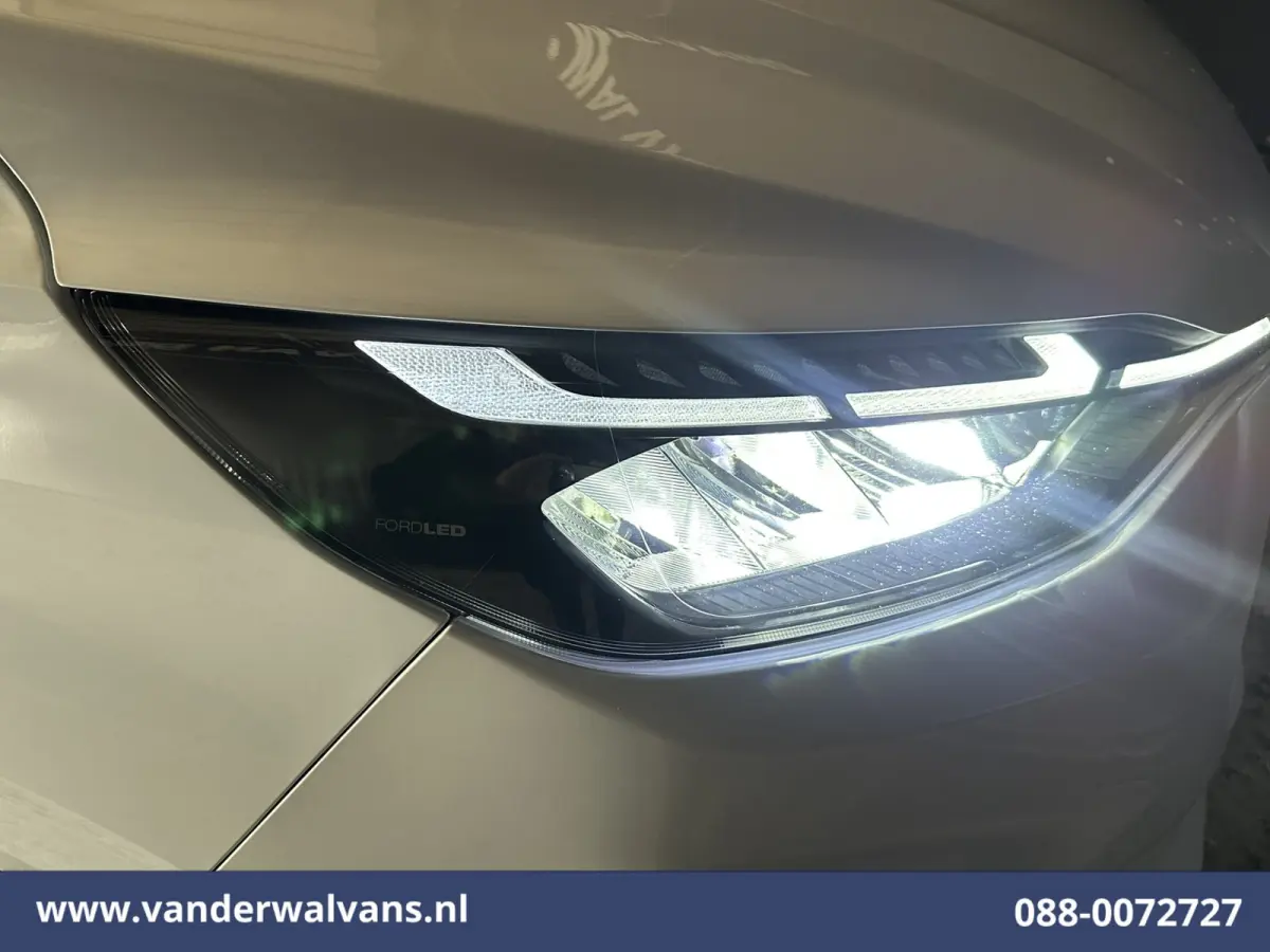 2.0 TDCI 136pk L2H1 Euro6 Airco | Camera | LED | 2500kg Trekhaak | Apple Carplay | Cruisecontrol, Android Auto, Verwarmde Voorruit, Stoelverwarming, Verwarmbare Spiegels, L&M Velgen, Parkeer