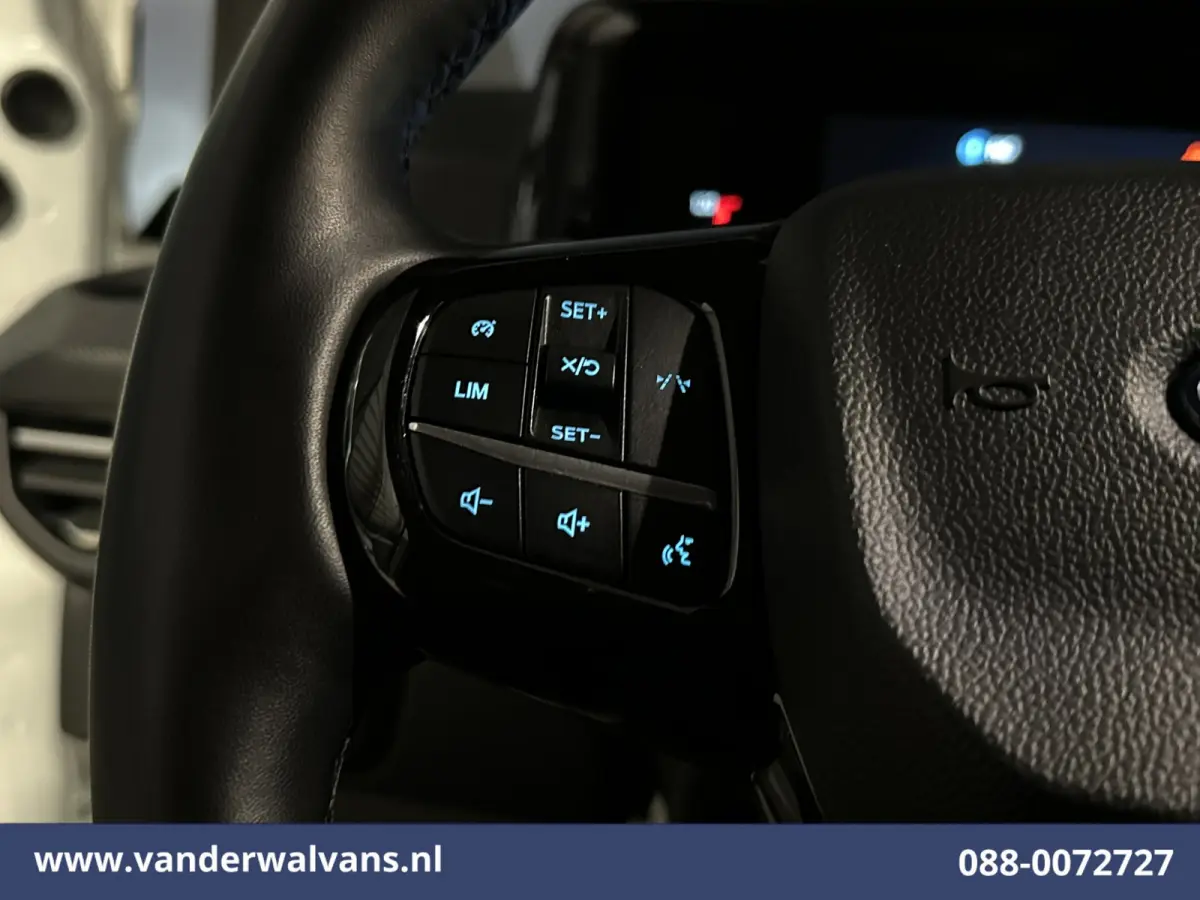 2.0 TDCI 136pk L2H1 Euro6 Airco | Camera | LED | 2500kg Trekhaak | Apple Carplay | Cruisecontrol, Android Auto, Verwarmde Voorruit, Stoelverwarming, Verwarmbare Spiegels, L&M Velgen, Parkeer