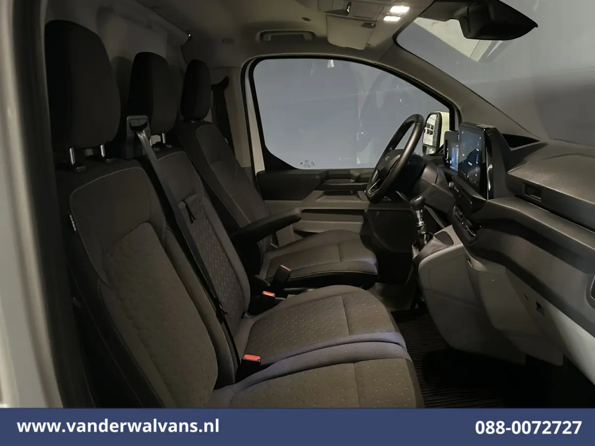 2.0 TDCI 136pk L2H1 Euro6 Airco | Camera | LED | 2500kg Trekhaak | Apple Carplay | Cruisecontrol, Android Auto, Verwarmde Voorruit, Stoelverwarming, Verwarmbare Spiegels, LM Velgen, Parkeers