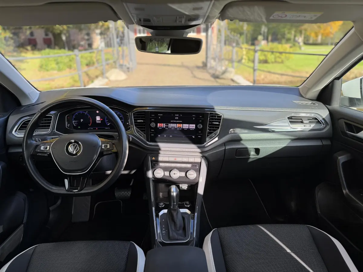 1.5 TSI Sport | Camera | Keyless | Trekhaak | Virtual Dashboard | Led | Adaptive |