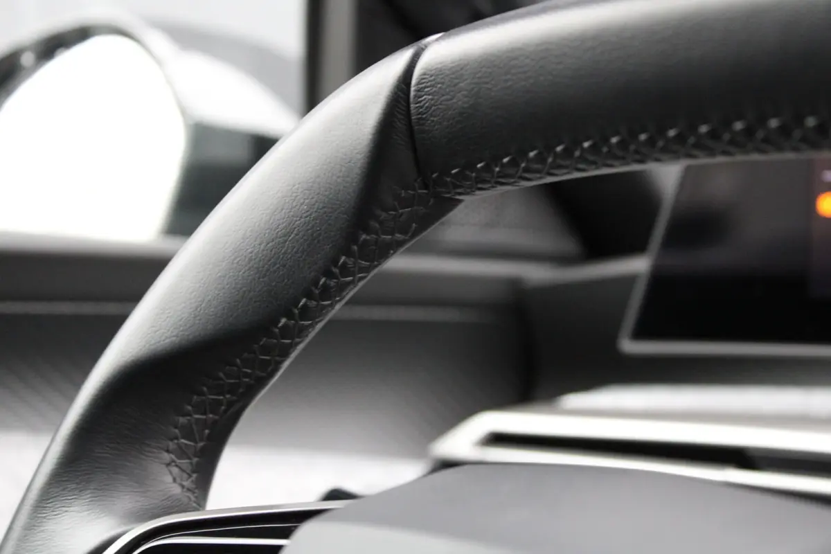 1.2 Hybrid 136 Allure | Automaat | Navigatie | Camera | Adaptieve cruise control | Apple carplay |