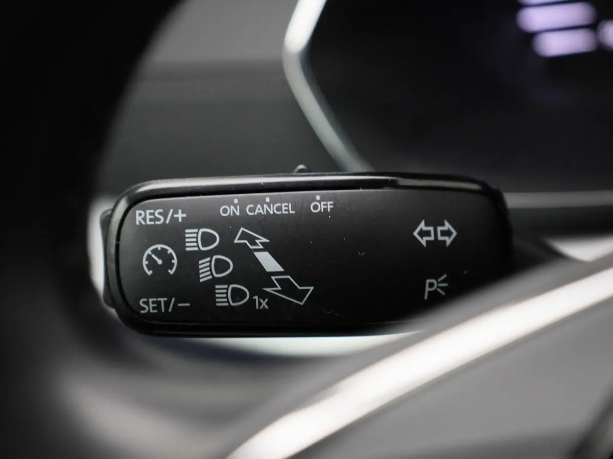 1.0 TSI Business Edition Apple Carplay / Android Auto | Trekhaak | Cruise Control | Airco (automatisch) | Parkeersensoren Voor en Achter | Navigatiesysteem | Lichtmetalen velgen 16” |