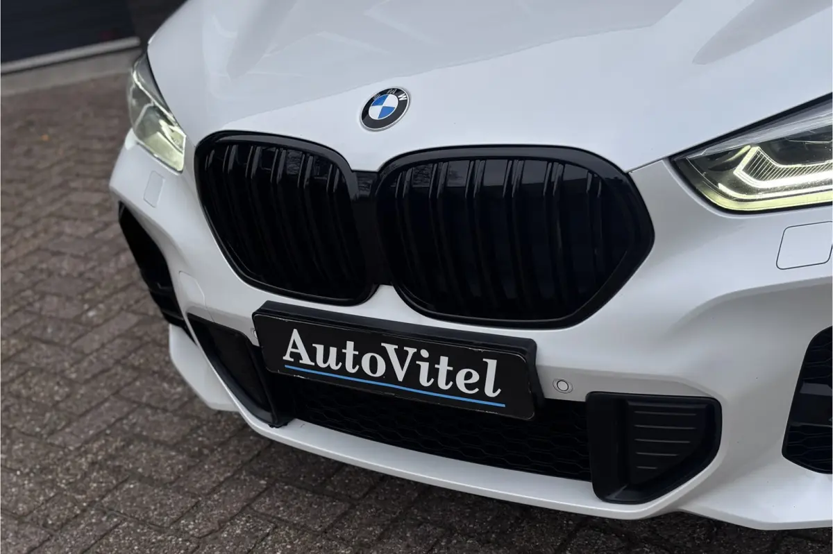 xDrive25e M-sport | Panodak | Head-Up | Adaptive Cruise | Camera | Comfort Access