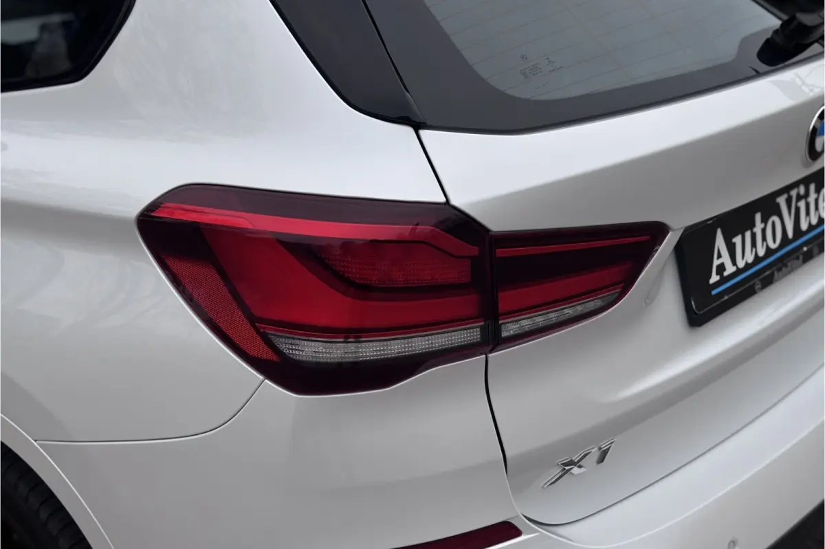 xDrive25e M-sport | Panodak | Head-Up | Adaptive Cruise | Camera | Comfort Access