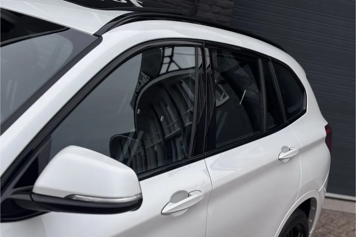 xDrive25e M-sport | Panodak | Head-Up | Adaptive Cruise | Camera | Comfort Access