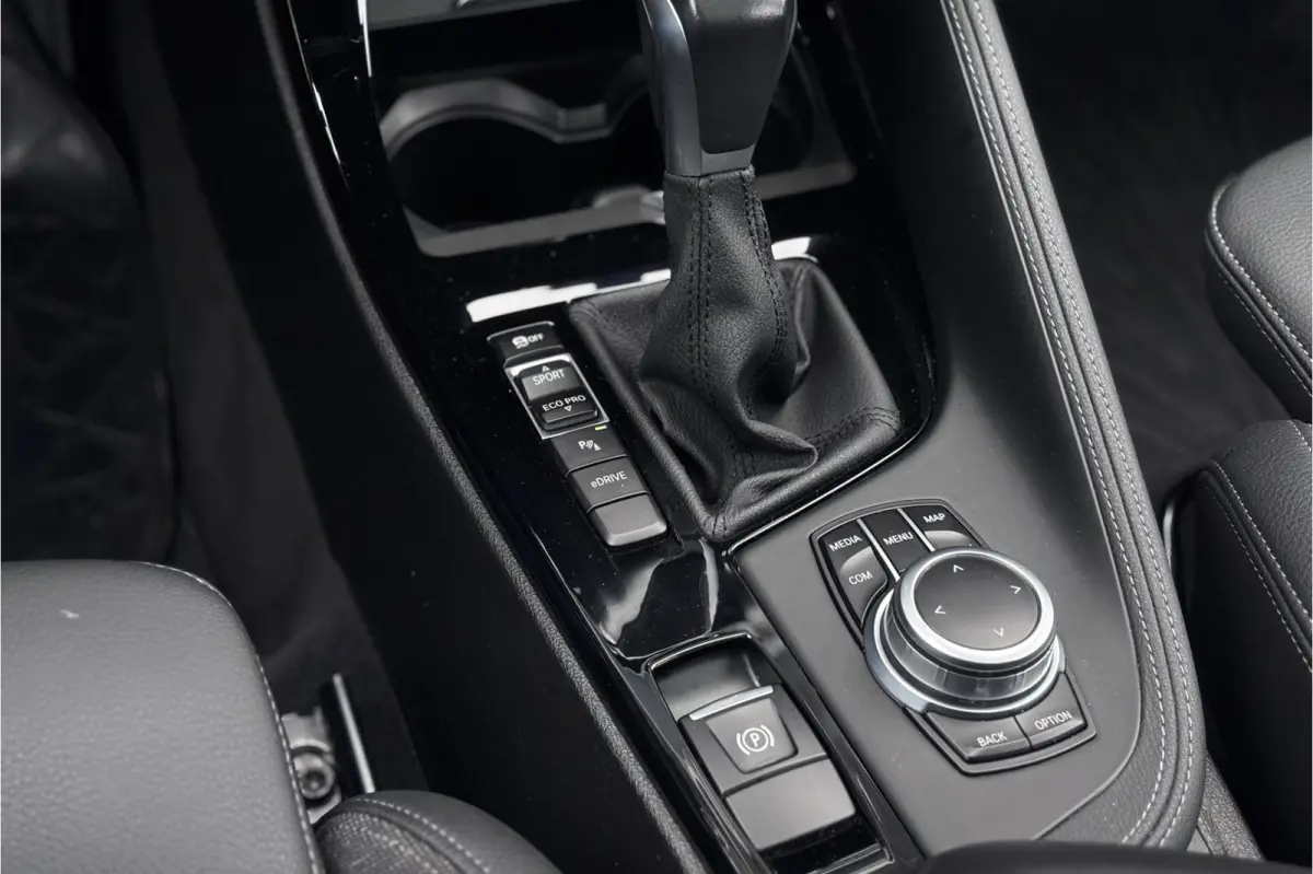xDrive25e M-sport | Panodak | Head-Up | Adaptive Cruise | Camera | Comfort Access