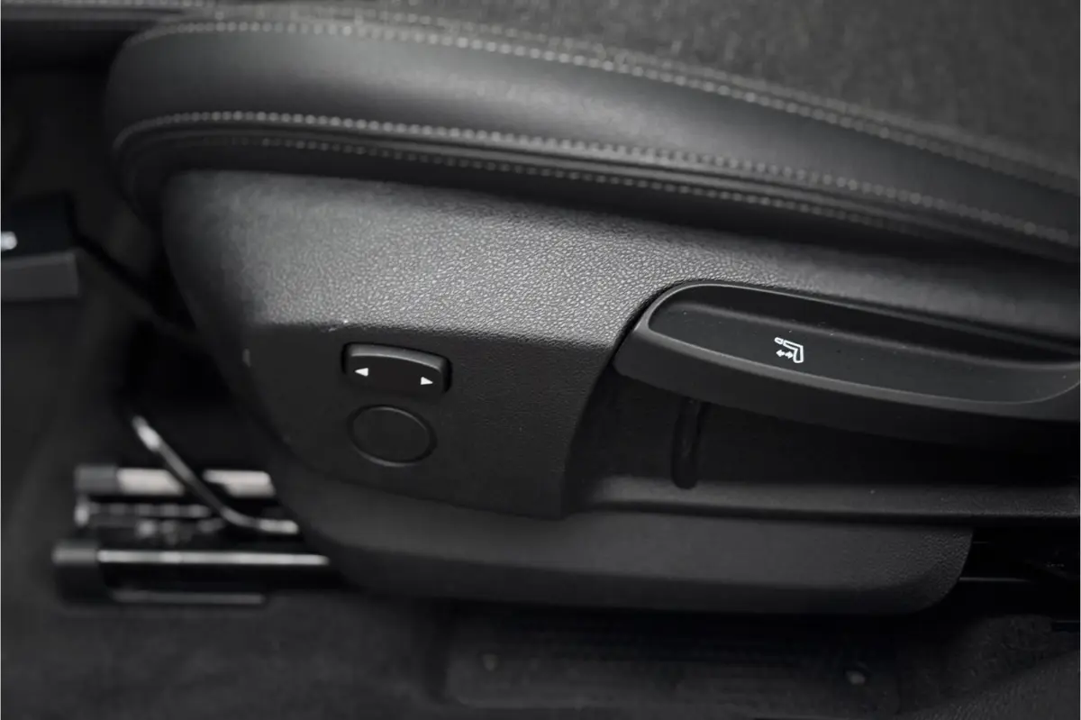 xDrive25e M-sport | Panodak | Head-Up | Adaptive Cruise | Camera | Comfort Access