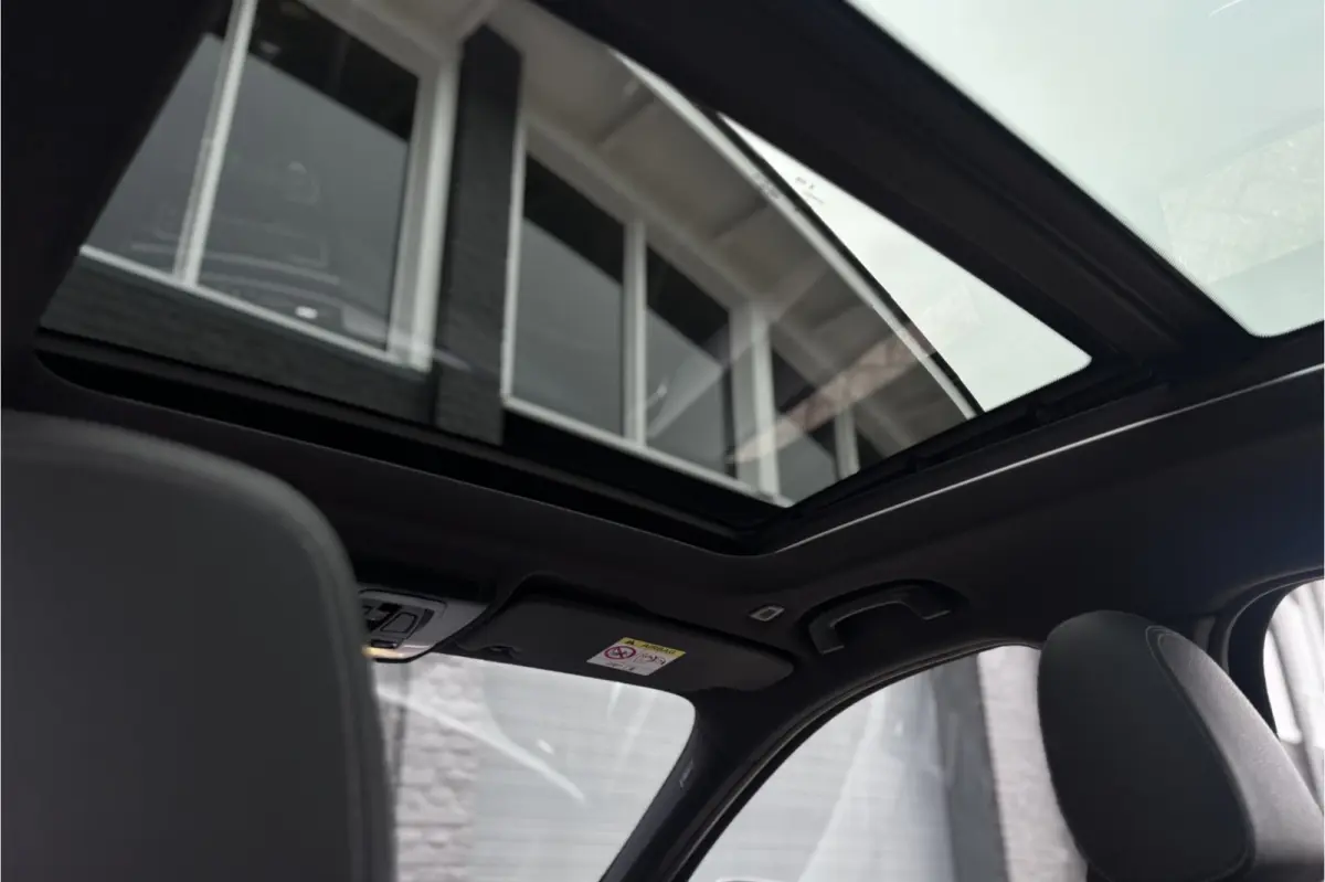 xDrive25e M-sport | Panodak | Head-Up | Adaptive Cruise | Camera | Comfort Access