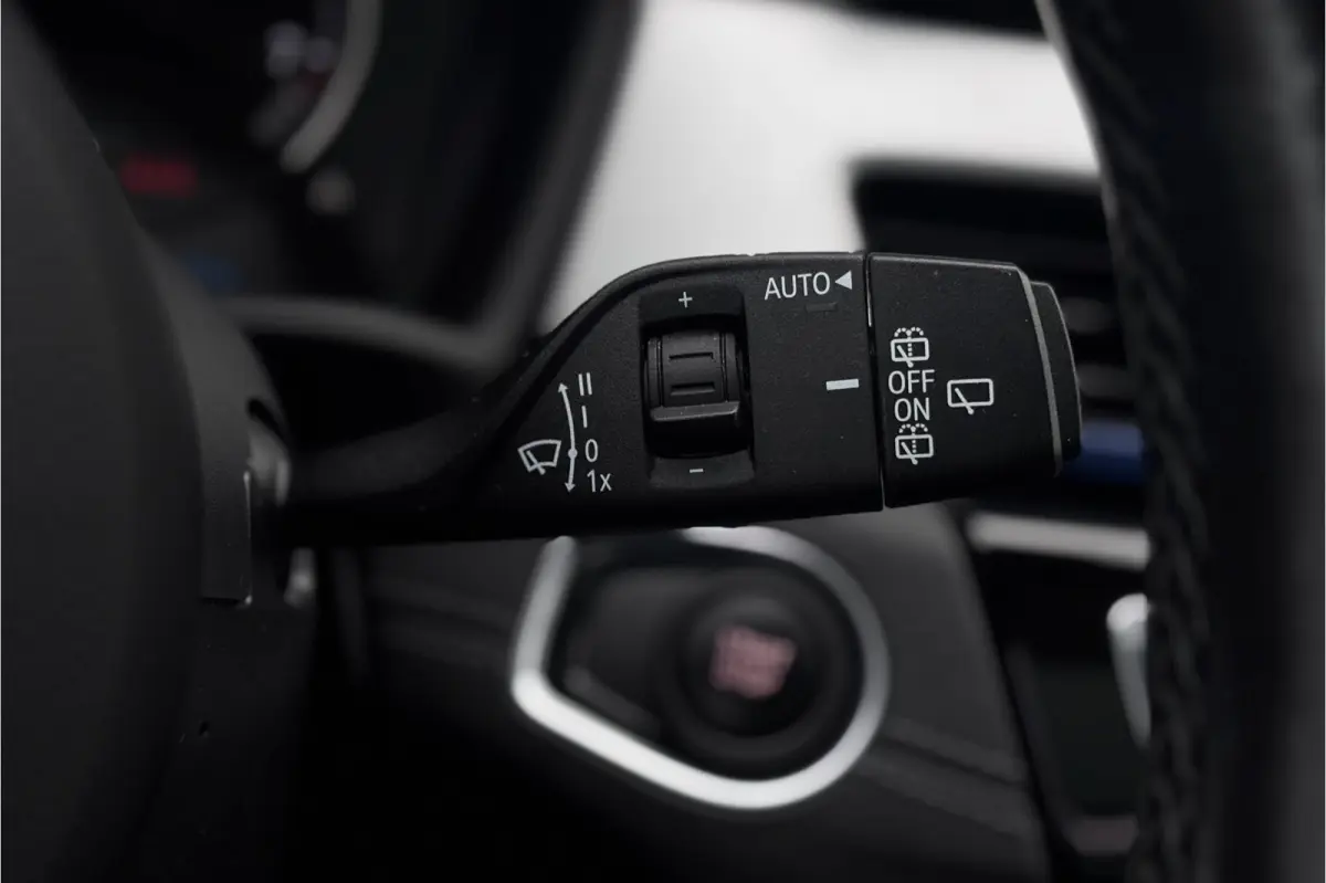 xDrive25e M-sport | Panodak | Head-Up | Adaptive Cruise | Camera | Comfort Access