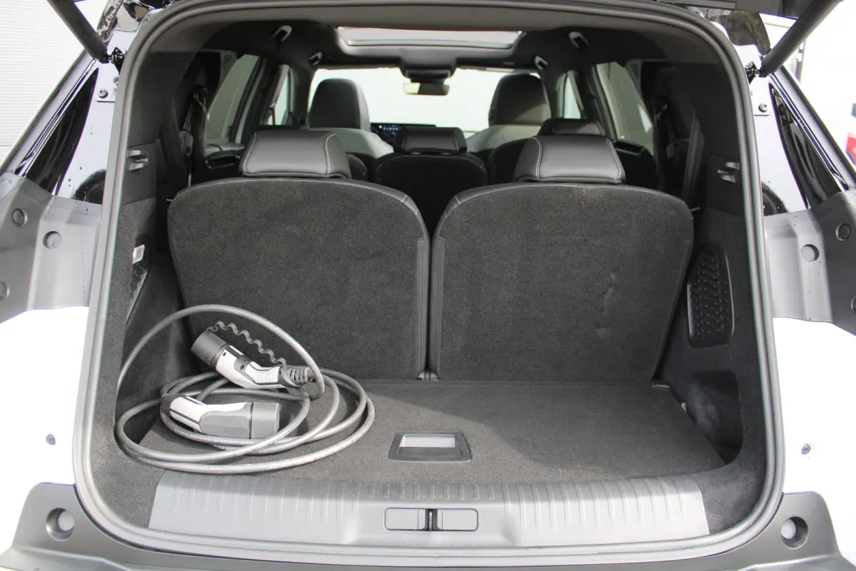 1.6 Plug-in Hybrid 195 GT | Automaat | Panorama/schuifdak | Luxe stoelen | Origineel NL auto | 7.500km | Navigatie | Camera |