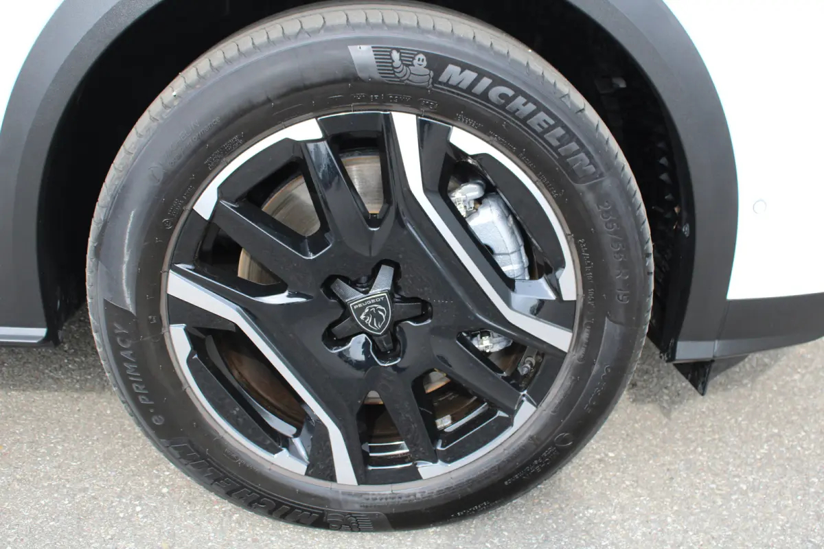 1.6 Plug-in Hybrid 195 GT | Automaat | Panorama/schuifdak | Luxe stoelen | Origineel NL auto | 7.500km | Navigatie | Camera |