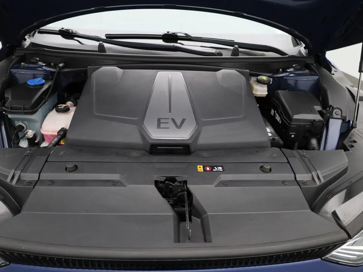 Plus 77.4 kWh | 100% SOH | Voorstoelen Verwarmd/Gekoeld | Trekhaak | Achterbank Verwarmd | Warmtepomp | Adaptieve Cruise Control | Sfeerverlichting | Apple Carplay/Android Auto | Kunstledere