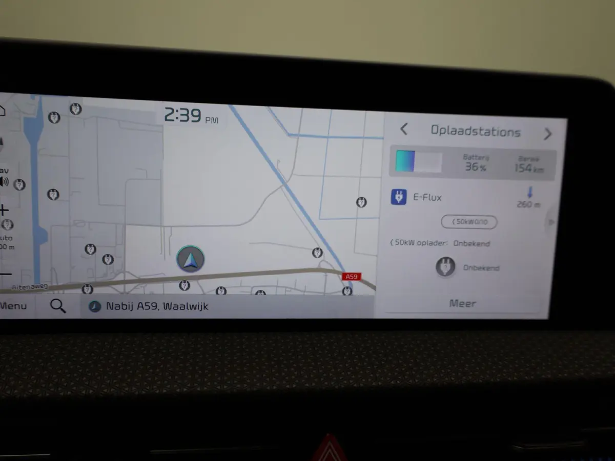 Plus 77.4 kWh | 100% SOH | Voorstoelen Verwarmd/Gekoeld | Trekhaak | Achterbank Verwarmd | Warmtepomp | Adaptieve Cruise Control | Sfeerverlichting | Apple Carplay/Android Auto | Kunstledere