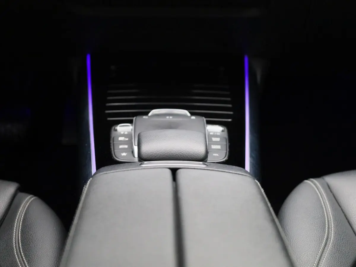 EQA 250 Business Solution Luxury Sfeerverlichting |  Apple Carplay/Android Auto | Leren Bekleding | Stoelverwarming | Electrische Achterklep | Luxe |