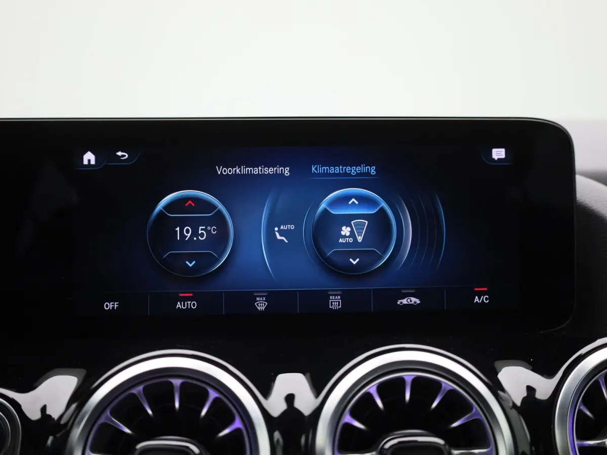 EQA 250 Business Solution Luxury Sfeerverlichting |  Apple Carplay/Android Auto | Leren Bekleding | Stoelverwarming | Electrische Achterklep | Luxe |