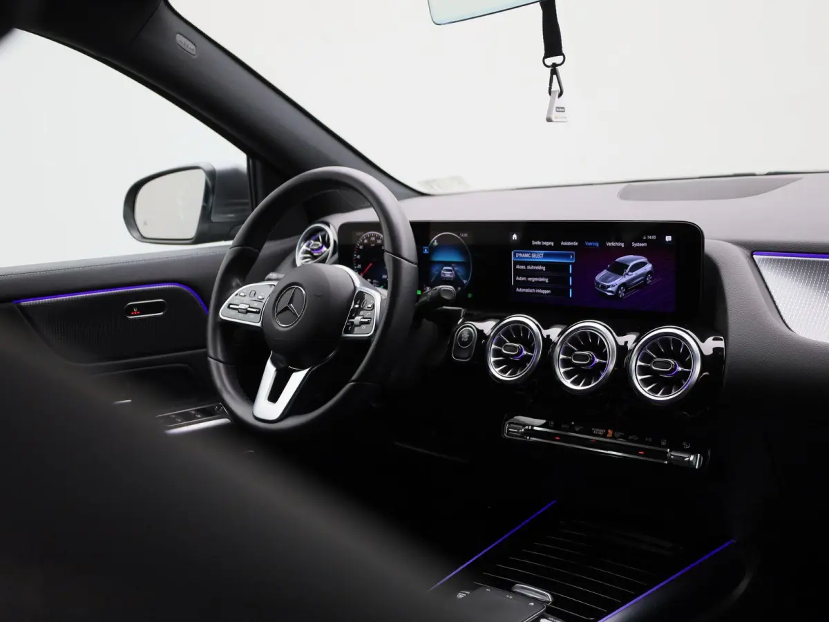 EQA 250 Business Solution Luxury Sfeerverlichting |  Apple Carplay/Android Auto | Leren Bekleding | Stoelverwarming | Electrische Achterklep | Luxe |
