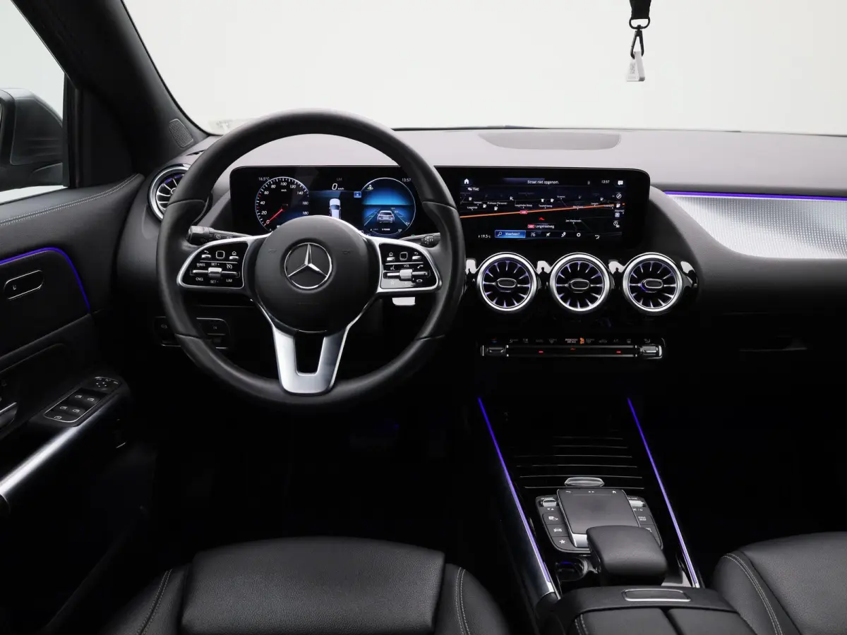 EQA 250 Business Solution Luxury Sfeerverlichting |  Apple Carplay/Android Auto | Leren Bekleding | Stoelverwarming | Electrische Achterklep | Luxe |