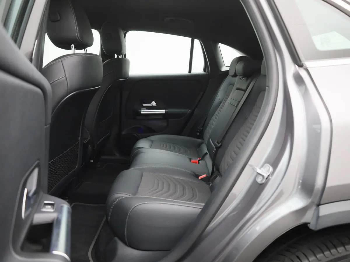 EQA 250 Business Solution Luxury Sfeerverlichting |  Apple Carplay/Android Auto | Leren Bekleding | Stoelverwarming | Electrische Achterklep | Luxe |