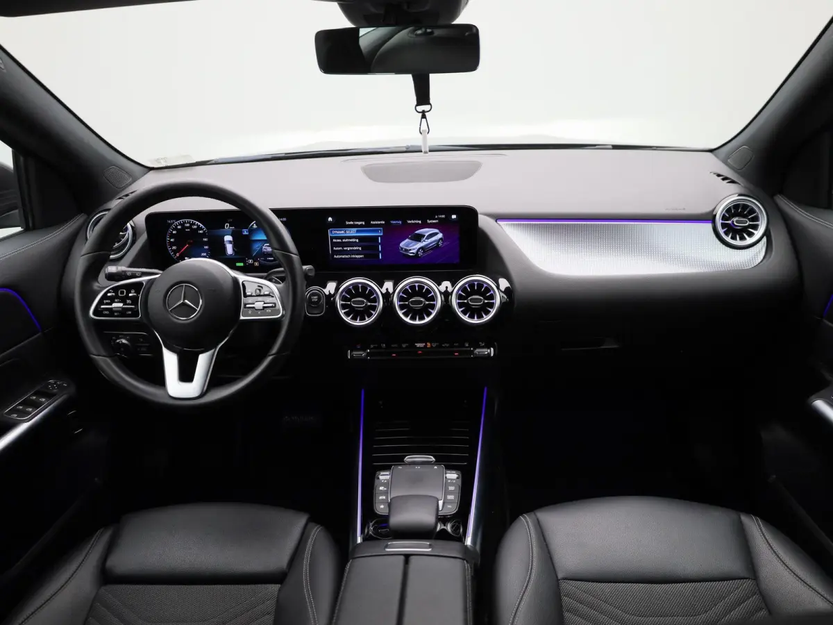 EQA 250 Business Solution Luxury Sfeerverlichting |  Apple Carplay/Android Auto | Leren Bekleding | Stoelverwarming | Electrische Achterklep | Luxe |