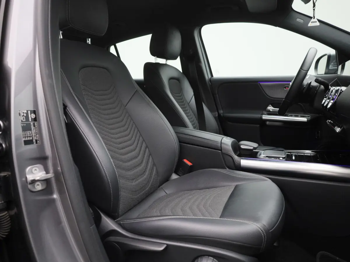 EQA 250 Business Solution Luxury Sfeerverlichting |  Apple Carplay/Android Auto | Leren Bekleding | Stoelverwarming | Electrische Achterklep | Luxe |