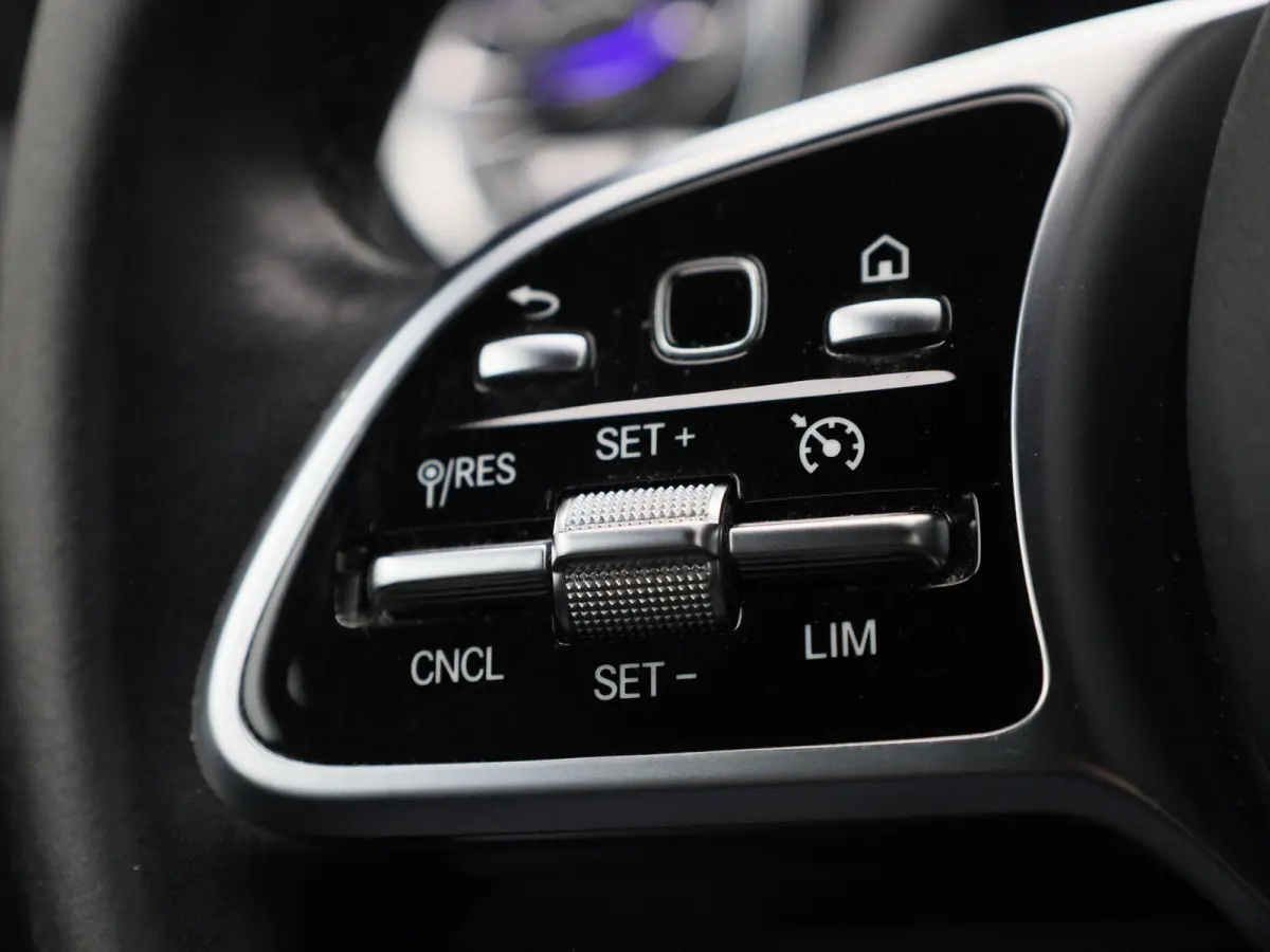 EQA 250 Business Solution Luxury Sfeerverlichting |  Apple Carplay/Android Auto | Leren Bekleding | Stoelverwarming | Electrische Achterklep | Luxe |
