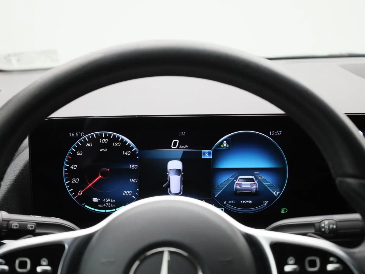 EQA 250 Business Solution Luxury Sfeerverlichting |  Apple Carplay/Android Auto | Leren Bekleding | Stoelverwarming | Electrische Achterklep | Luxe |