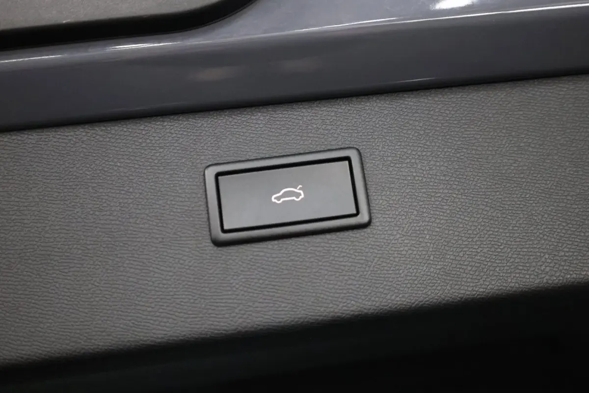 1.4 e-HYBRID VZ BTW/LED/VIRTUAL/SFEER/PANO/LEER+S.VERWARMING/19" LMV/KEYLESS/CAM/ACC/ECC/12 MDN GARANTIE!