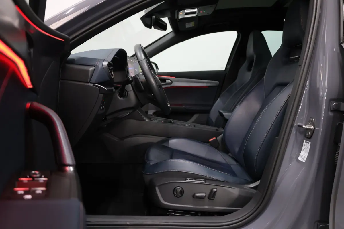 1.4 e-HYBRID VZ BTW/LED/VIRTUAL/SFEER/PANO/LEER+S.VERWARMING/19" LMV/KEYLESS/CAM/ACC/ECC/12 MDN GARANTIE!