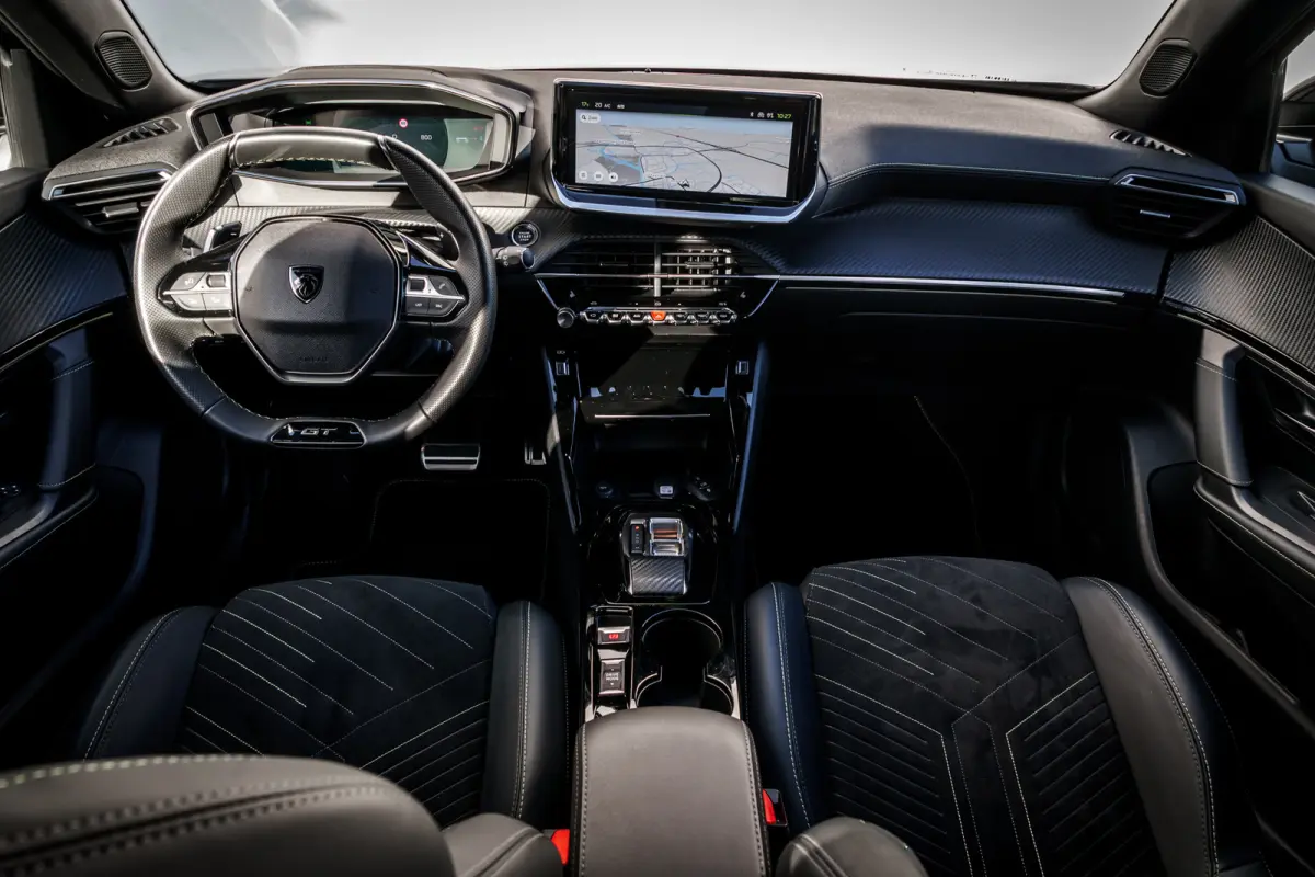 1.2 PureTech 130 GT | Sportstoelen | LED | Camera | Massage | Carplay | Virtual Cockpit
