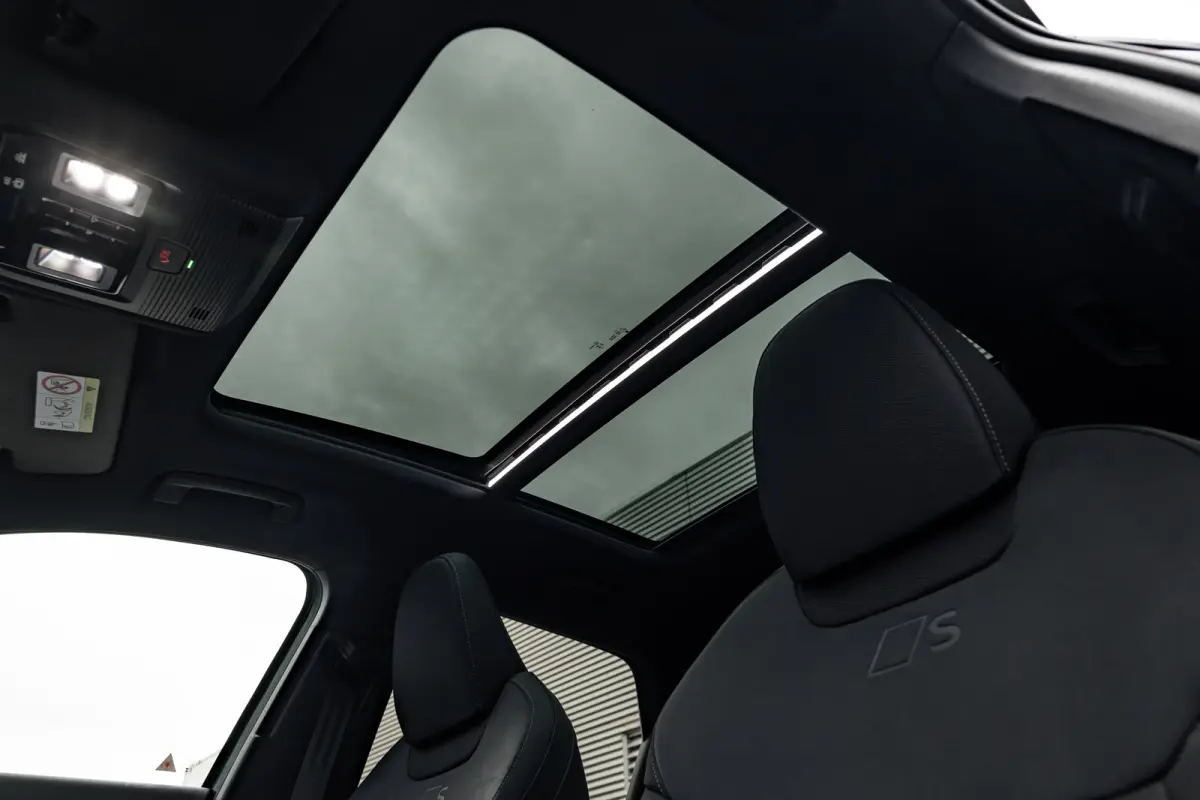 e-hybrid S edition 200 kW / 272 pk | Adaptive cruise control | Audi sound system | Cruise control
