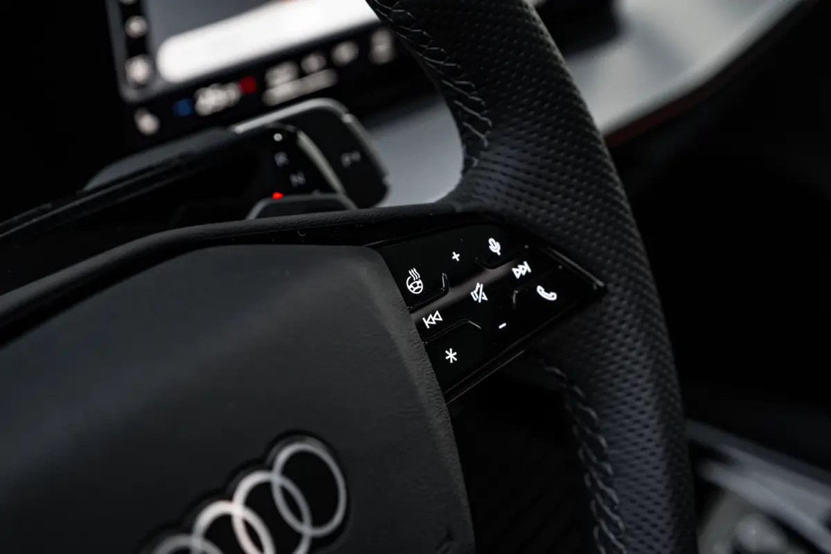 e-hybrid S edition 200 kW / 272 pk | Adaptive cruise control | Audi sound system | Cruise control