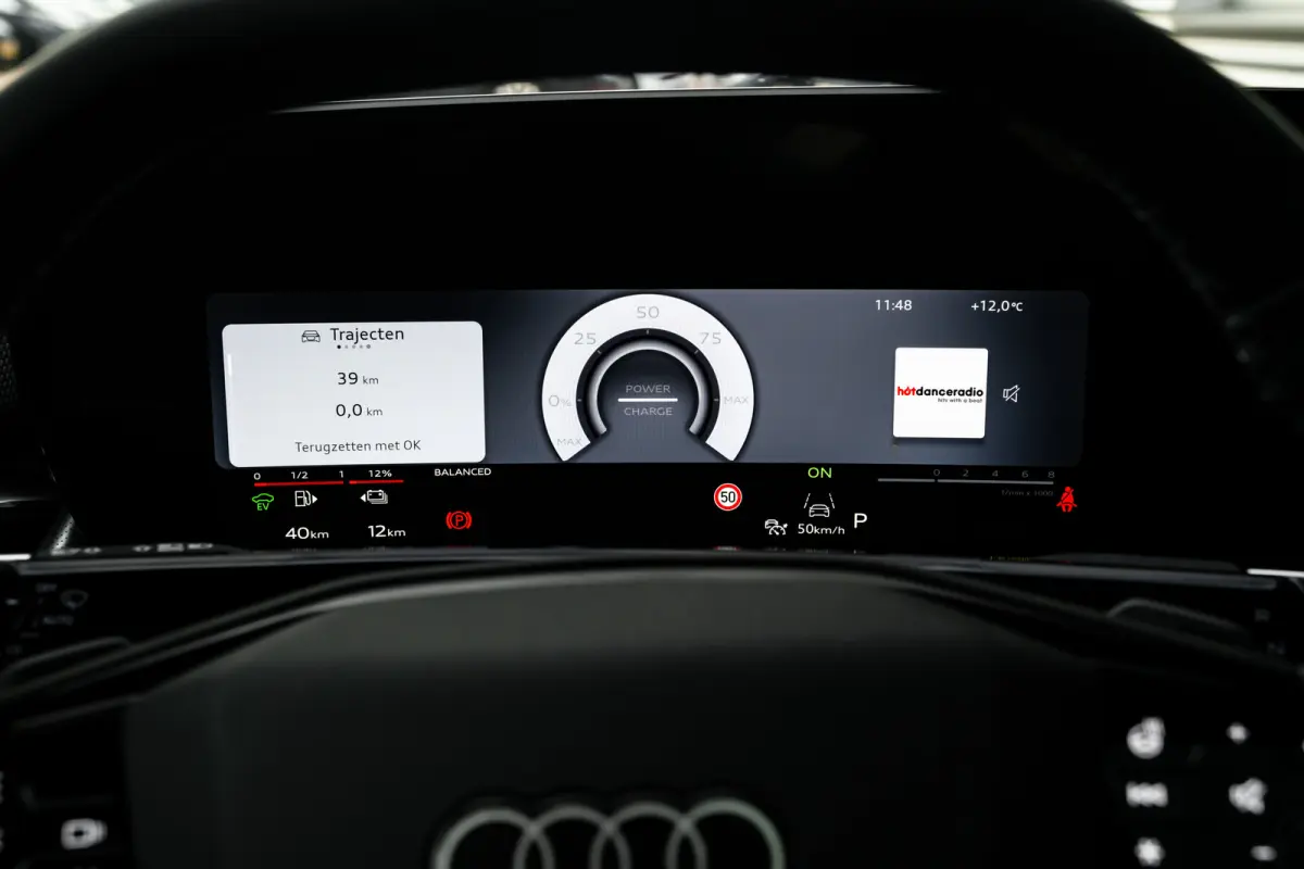 e-hybrid S edition 200 kW / 272 pk | Adaptive cruise control | Audi sound system | Cruise control