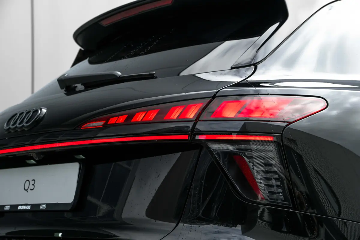 e-hybrid S edition 200 kW / 272 pk | Adaptive cruise control | Audi sound system | Cruise control