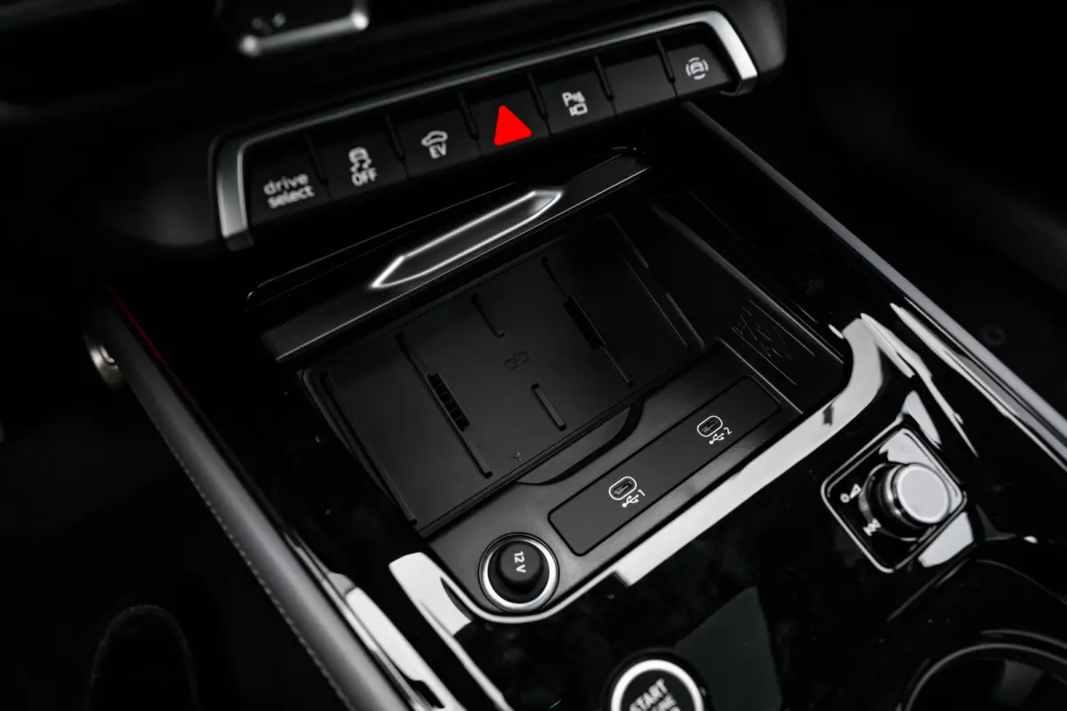 e-hybrid S edition 200 kW / 272 pk | Adaptive cruise control | Audi sound system | Cruise control