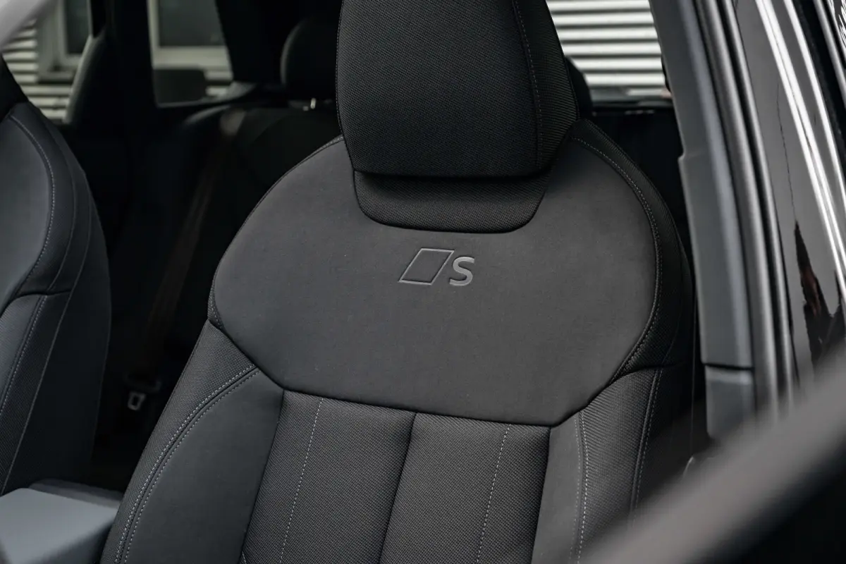 e-hybrid S edition 200 kW / 272 pk | Adaptive cruise control | Audi sound system | Cruise control