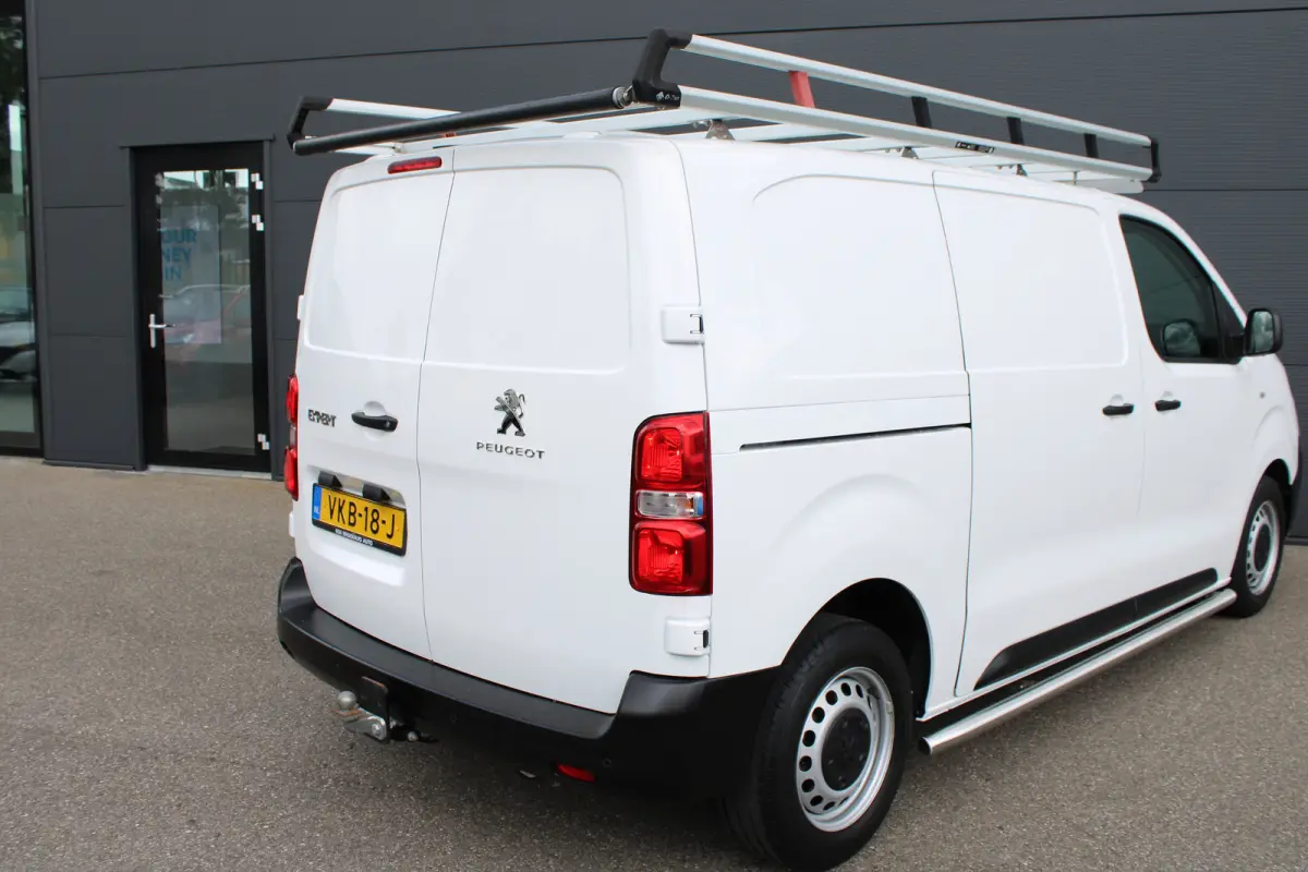 2.0 BlueHDI 120 Standard Premium | Navigatie | Imperiaal | Trekhaak | Airconditioning | NL auto | 1e Eigenaar | 74.000km |