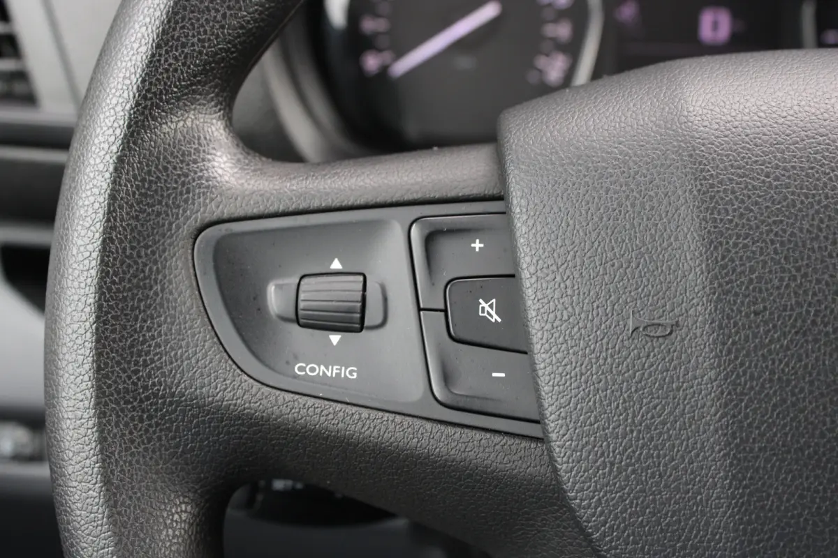 2.0 BlueHDI 120 Standard Premium | Navigatie | Imperiaal | Trekhaak | Airconditioning | NL auto | 1e Eigenaar | 74.000km |