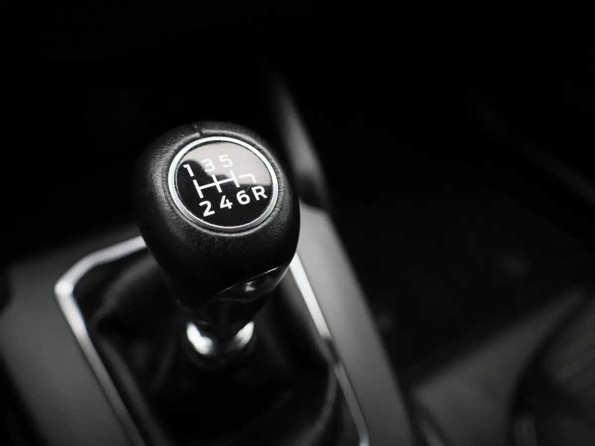 1.0 EcoBoost Hybrid Titanium | Parkeersensor voor/achter | Navigatie full map | Apple CarPlay/Android Auto | Airco automatisch | Cruise control | Extra getint glas | Lichtmetalen velgen |