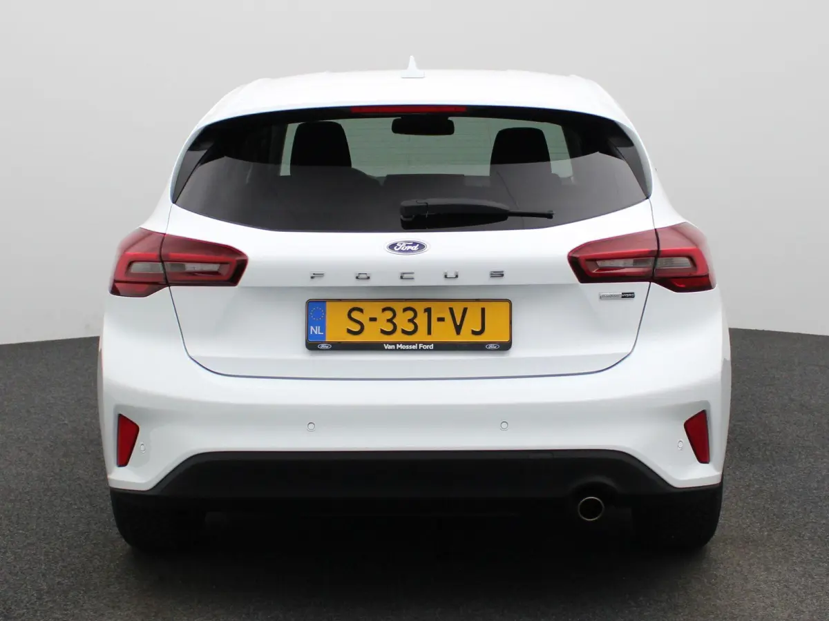 1.0 EcoBoost Hybrid Titanium | Parkeersensor voor/achter | Navigatie full map | Apple CarPlay/Android Auto | Airco automatisch | Cruise control | Extra getint glas | Lichtmetalen velgen |