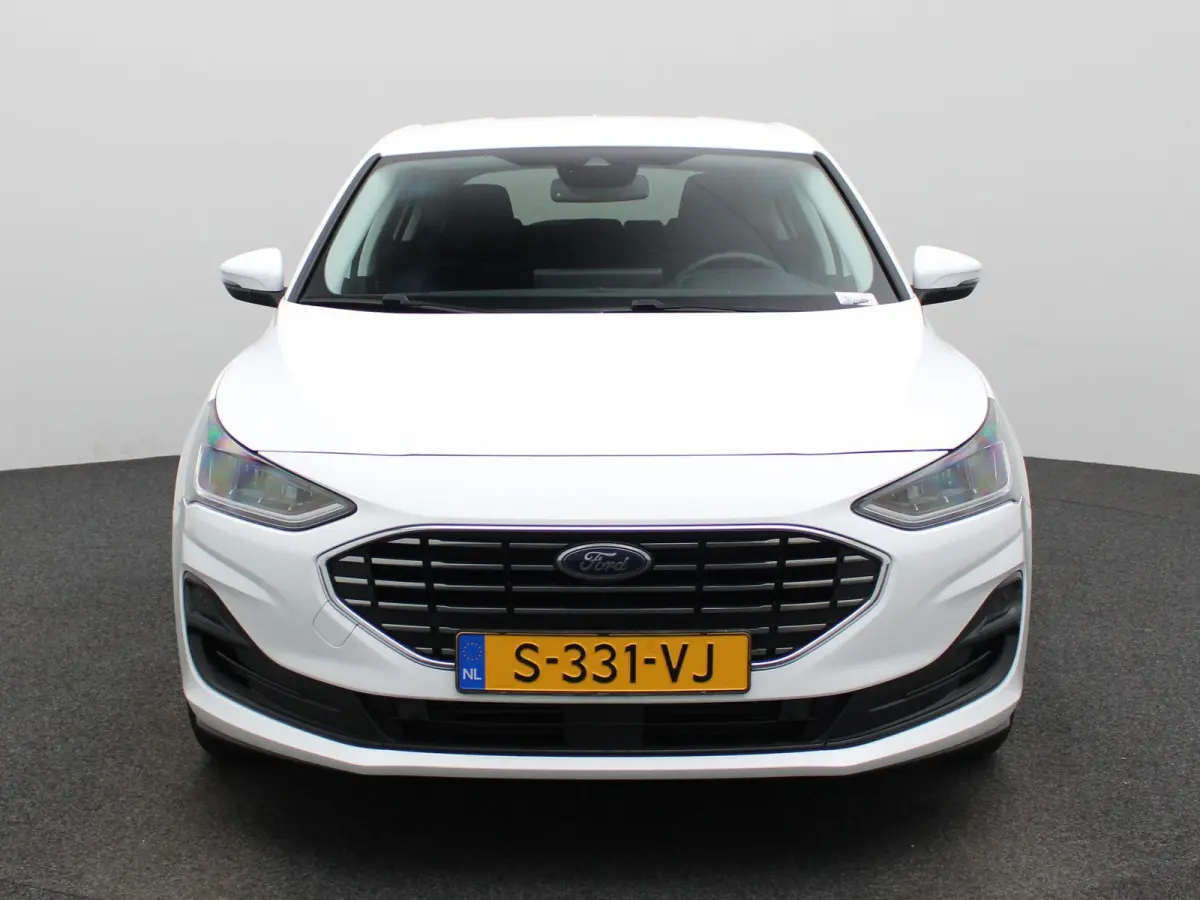 1.0 EcoBoost Hybrid Titanium | Parkeersensor voor/achter | Navigatie full map | Apple CarPlay/Android Auto | Airco automatisch | Cruise control | Extra getint glas | Lichtmetalen velgen |