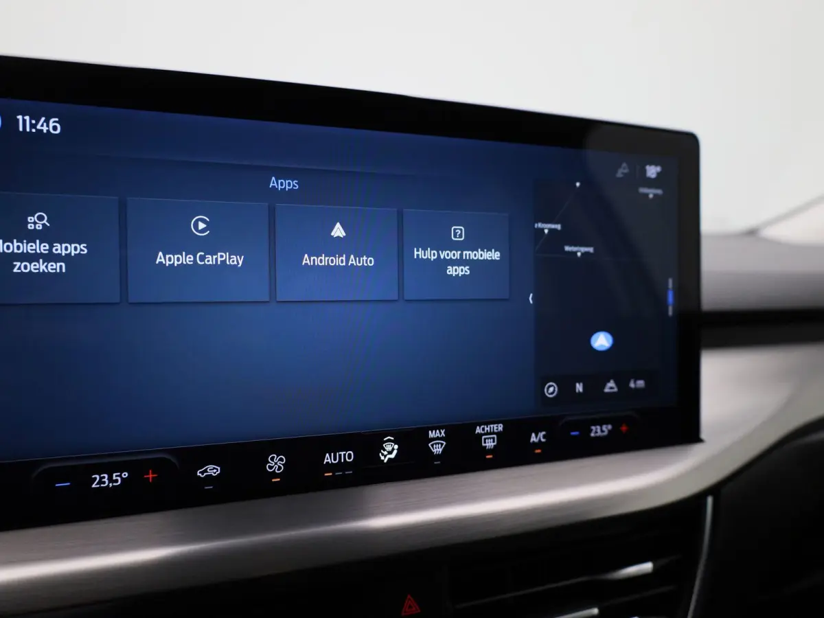 1.0 EcoBoost Hybrid Titanium | Parkeersensor voor/achter | Navigatie full map | Apple CarPlay/Android Auto | Airco automatisch | Cruise control | Extra getint glas | Lichtmetalen velgen |